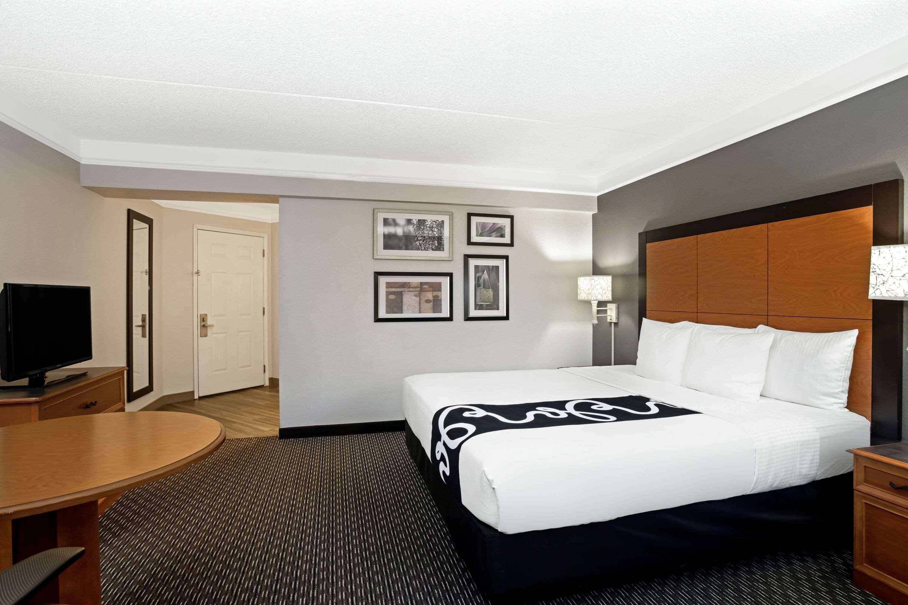 La Quinta By Wyndham Airport Hotel 3*