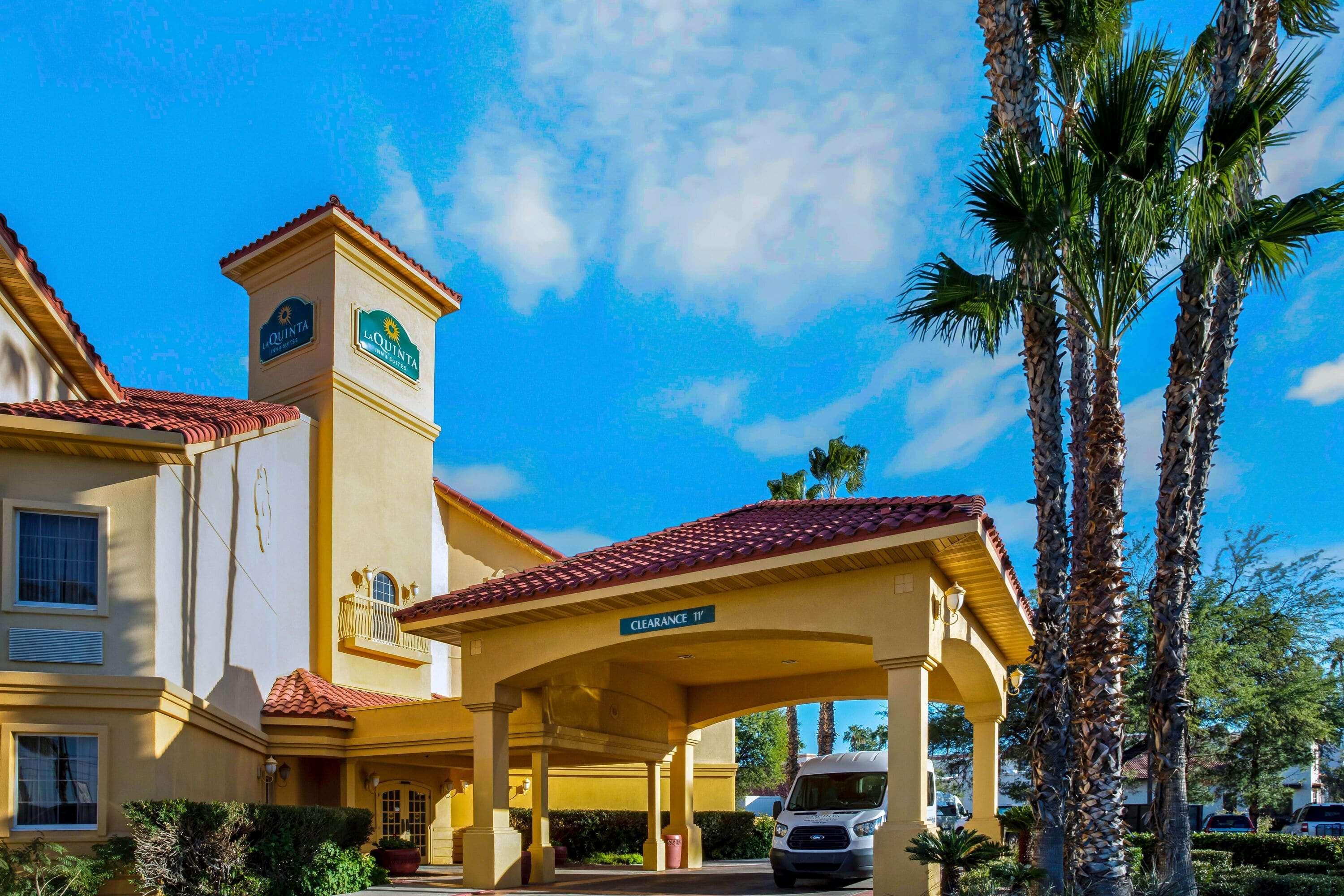 La Quinta By Wyndham Airport Hotel 3*