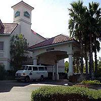 La Quinta By Wyndham Airport Hotel